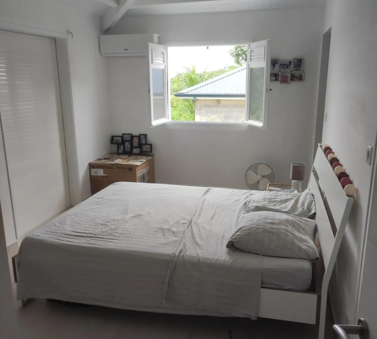 Villa Creole Bois Avec Vue Mer サンタンヌ