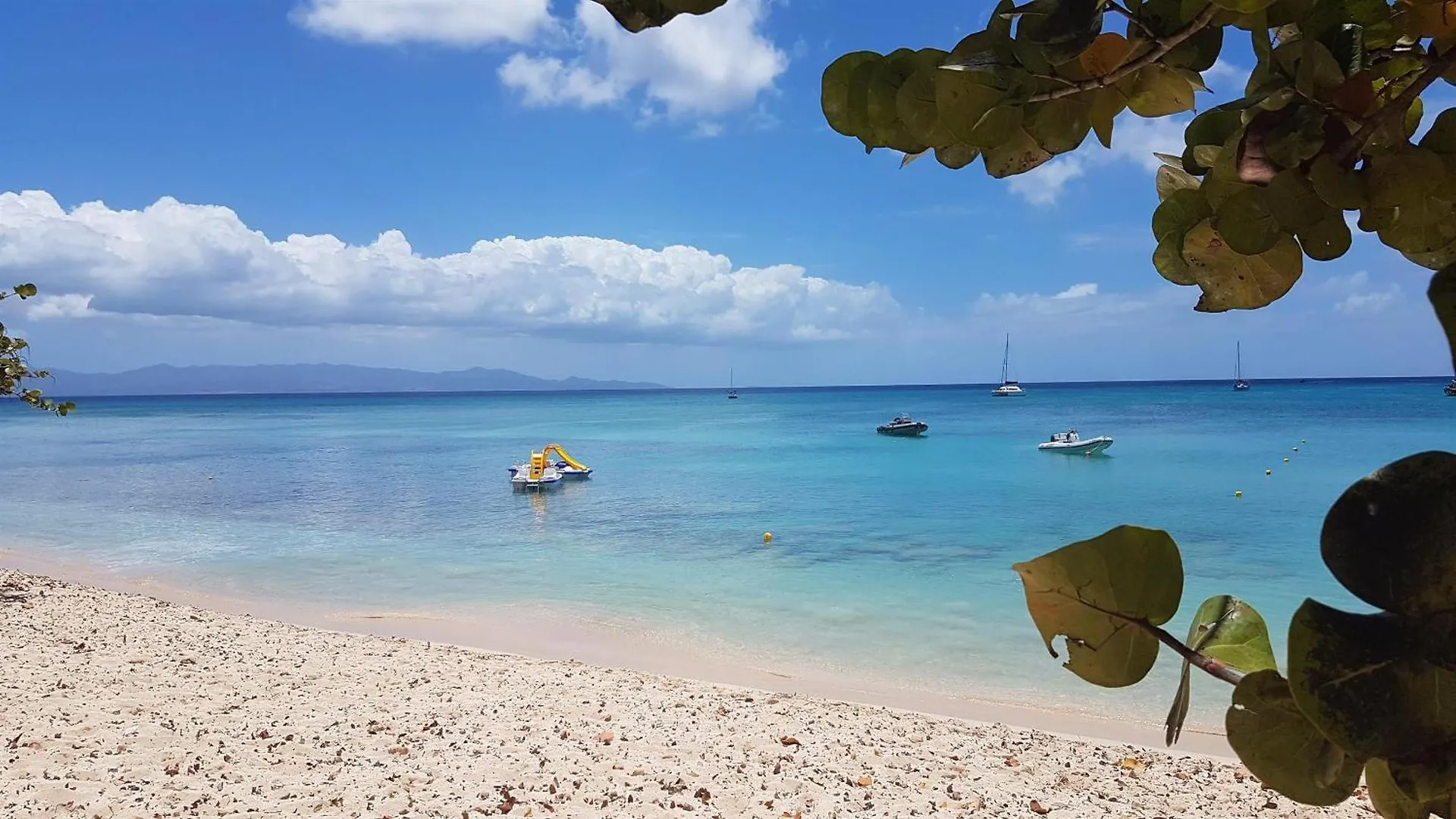 別荘 Villa Creole Bois Avec Vue Mer サンタンヌ